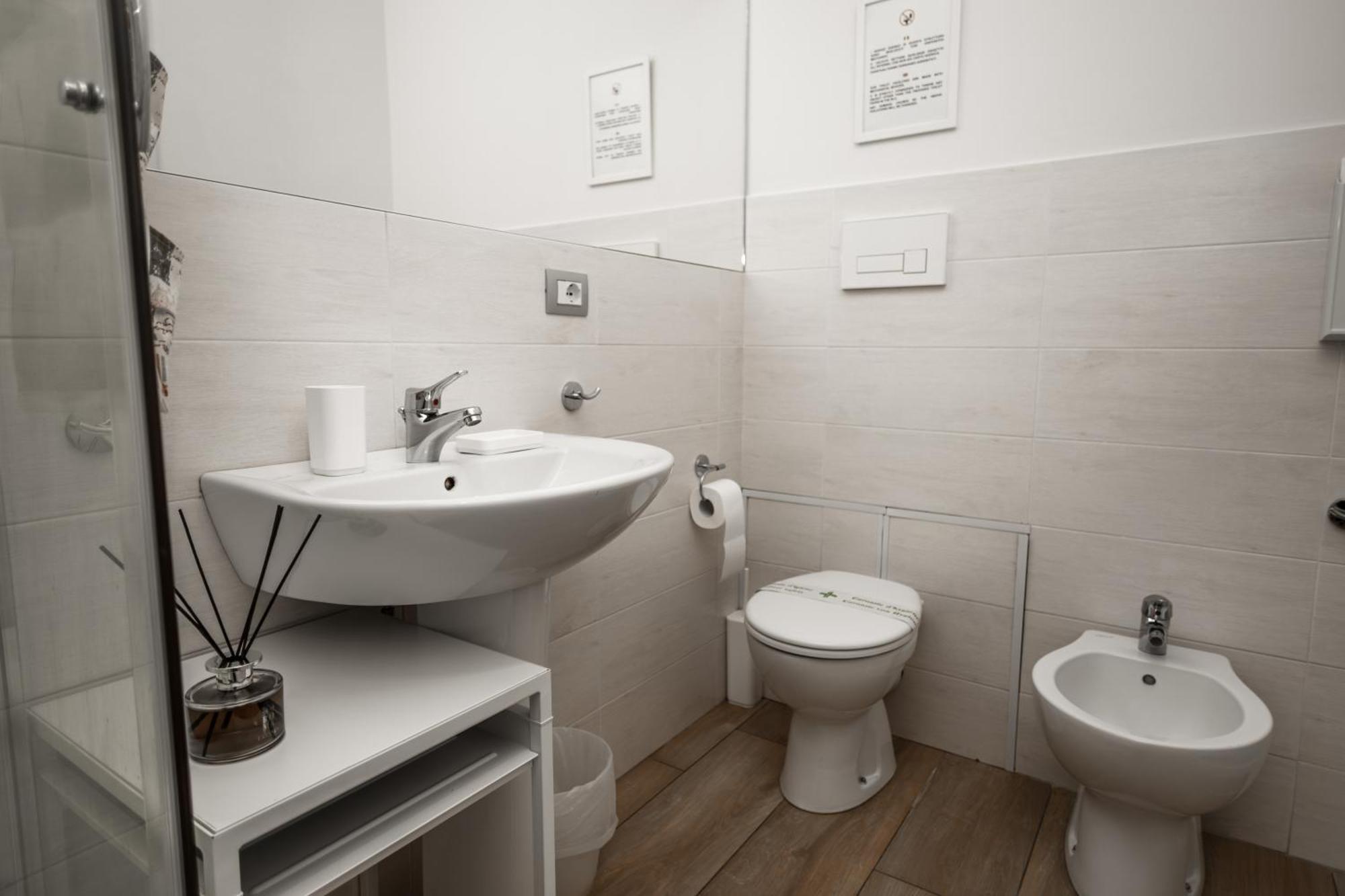 Il Tiro Rooms Bologna Luaran gambar