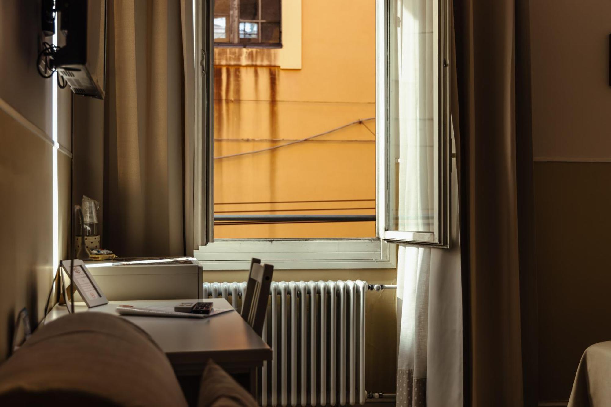 Il Tiro Rooms Bologna Luaran gambar
