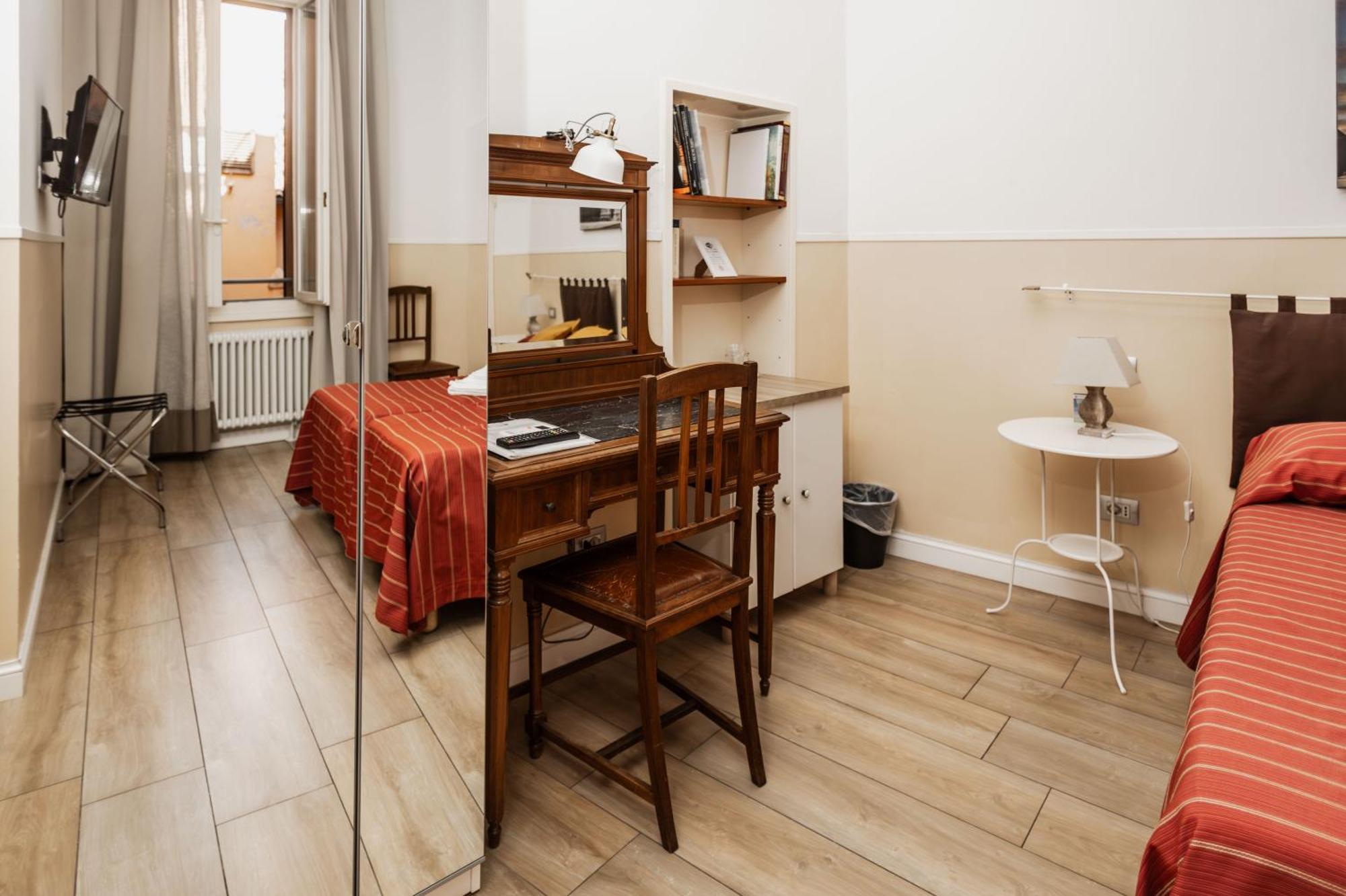Il Tiro Rooms Bologna Luaran gambar